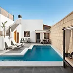 Holiday home Casa America- Private Heated Pool- Sun & Solarium Experience Fasnia