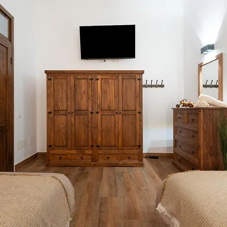 Casa America- Private Heated Pool- Sun & Solarium Experience 度假居