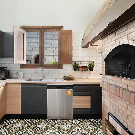 Casa America- Private Heated Pool- Sun & Solarium Experience 度假居 *